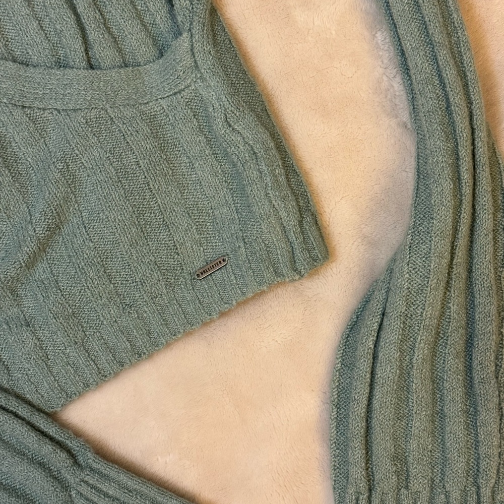 Sweater - Picture 2 of 5